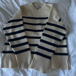 Striped oversized sweater. Size L
